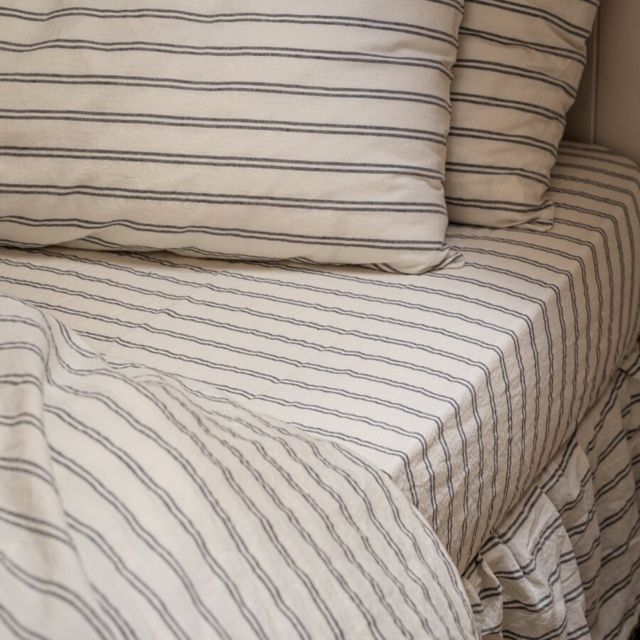 Zeyso Linen Fitted Sheet – Ivory Kemptown Stripe